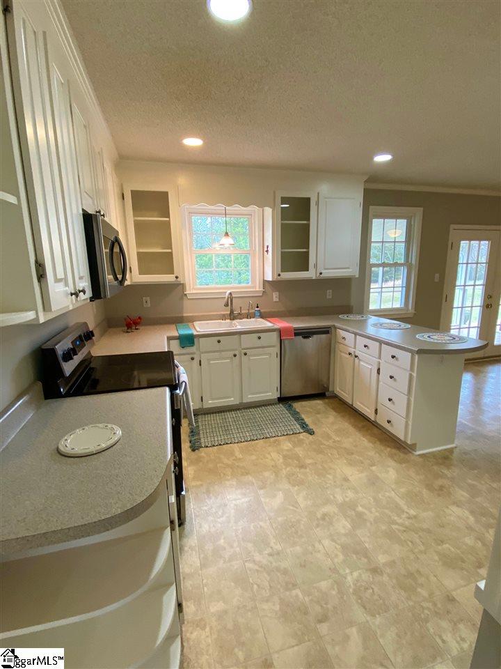 1725 Crawford Road Gray Court, SC 29645 - Photo 10 of 36