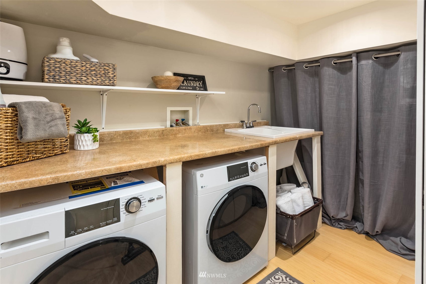 4110 38th Avenue Southwest Seattle, WA 98126 - Photo 25 of 29 a utility room with dryer and washer