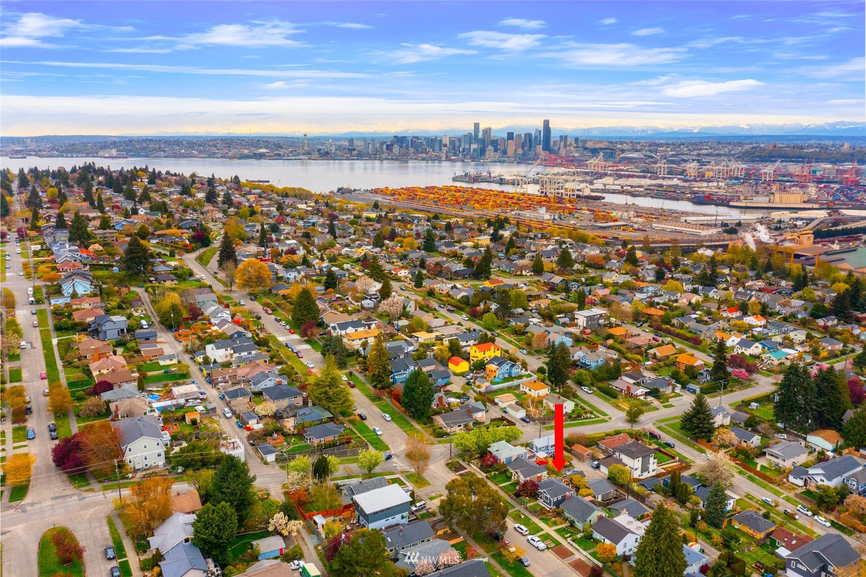 4110 38th Avenue Southwest Seattle, WA 98126 - Photo 4 of 29 a view of a city