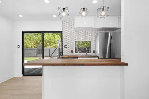 $449,500 | 5261 Meadow Creek Drive, Austin, TX 78745