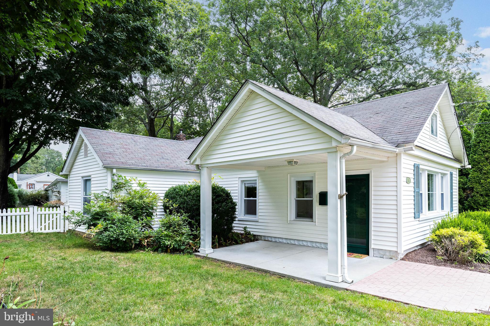 109 East 9th Avenue Pine Hill, NJ 08021 - Photo 3 of 36