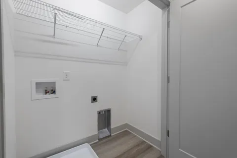 a view of utility room