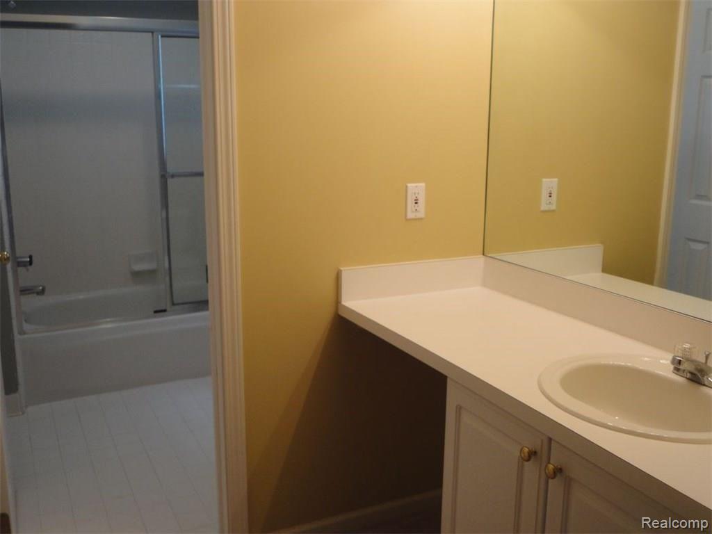 652 Cherry Tree Lane Rochester Hills, MI 48306 - Photo 28 of 42