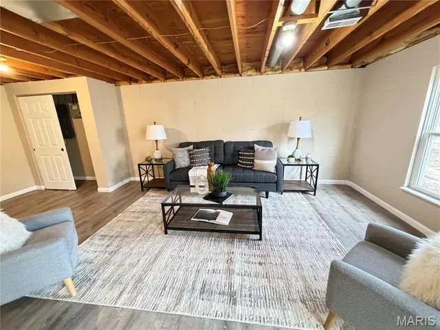 $274,900 | 210 Northridge Drive, Gerald, MO 63037