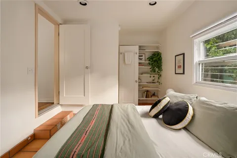 $1,395,000 | 2958 Swan Place, Los Angeles, CA 90026