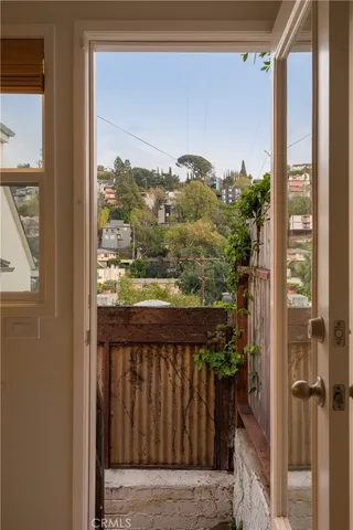 $1,395,000 | 2958 Swan Place, Los Angeles, CA 90026