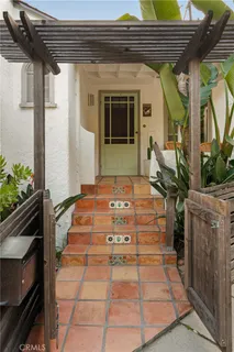 $1,395,000 | 2958 Swan Place, Los Angeles, CA 90026