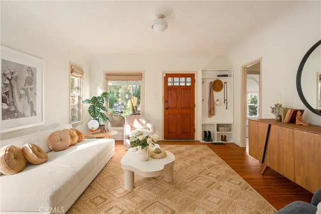 $1,395,000 | 2958 Swan Place, Los Angeles, CA 90026