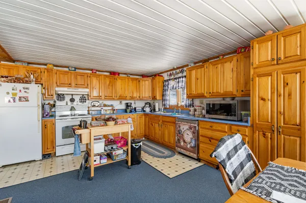 $349,900 | 636 Meriden Hill Road, Columbia, NH 03590