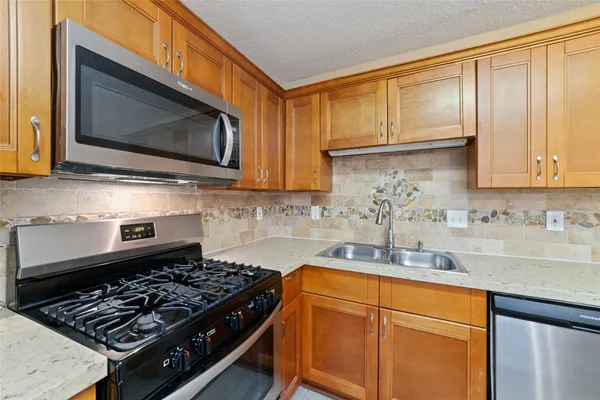 $2,250 | 11610 Grapewood Drive, Houston, TX 77089