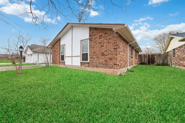 $2,250 | 11610 Grapewood Drive, Houston, TX 77089