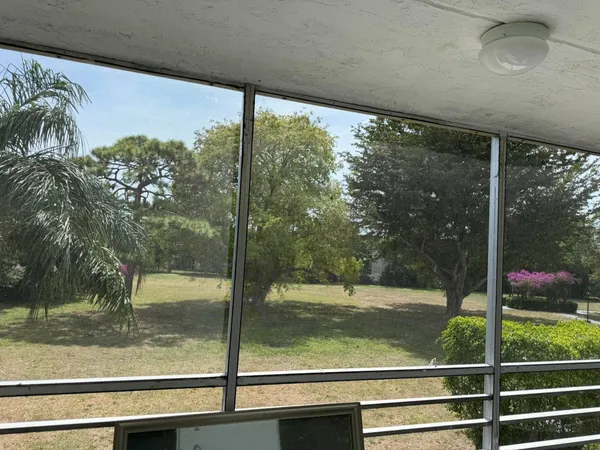 $1,950 | 2000 Springdale Boulevard, Unit 204, Palm Springs, FL 33461