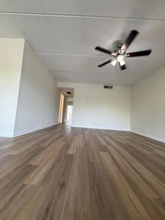 $1,950 | 2000 Springdale Boulevard, Unit 204, Palm Springs, FL 33461