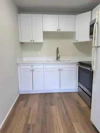 $1,950 | 2000 Springdale Boulevard, Unit 204, Palm Springs, FL 33461