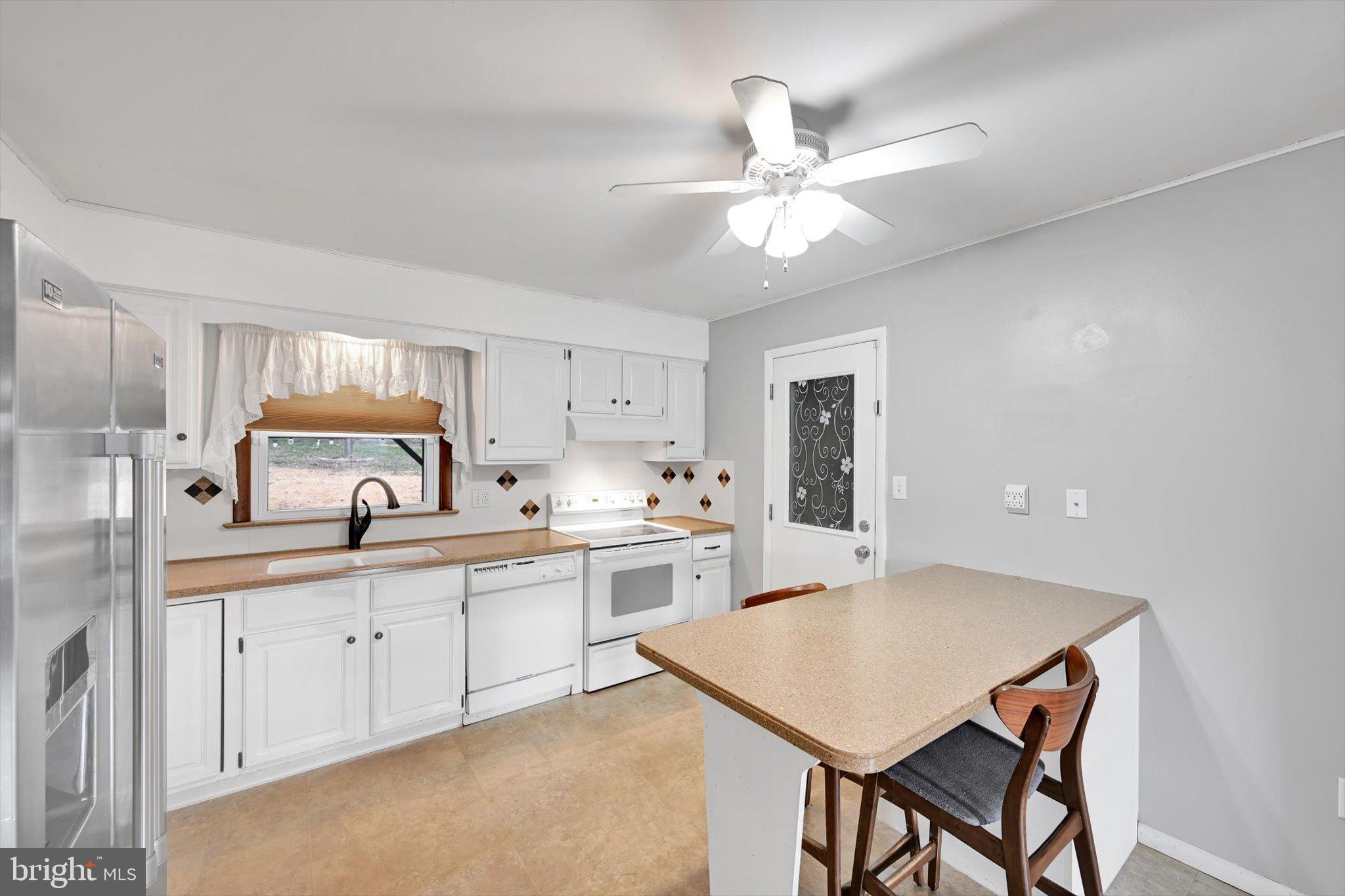 121 Pleasant View Drive Lititz, PA 17543 - Photo 12 of 44