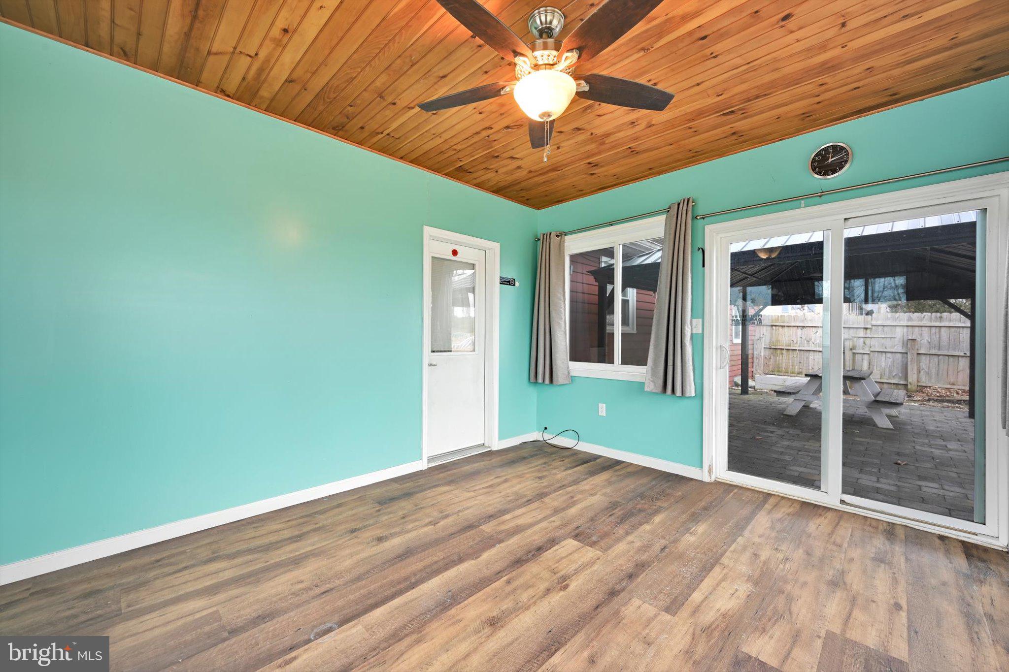 121 Pleasant View Drive Lititz, PA 17543 - Photo 33 of 44 Sunroom