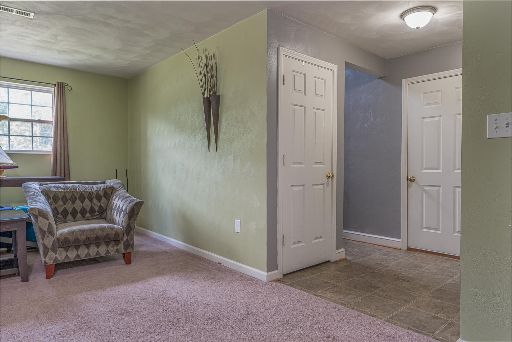 4245 Daugherty Road Salem, VA 24153 - Photo 31 of 44 a living room with furniture and a window
