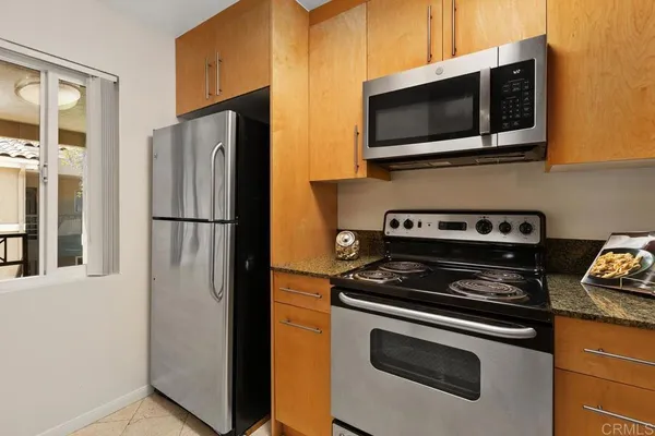 $729,999 | 7565 Charmant Drive, Unit 512, San Diego, CA 92122