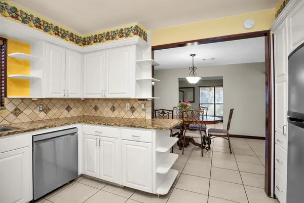 $300,000 | 1102 Mosher Lane, Houston, TX 77088