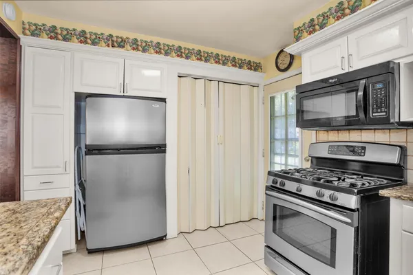 $300,000 | 1102 Mosher Lane, Houston, TX 77088