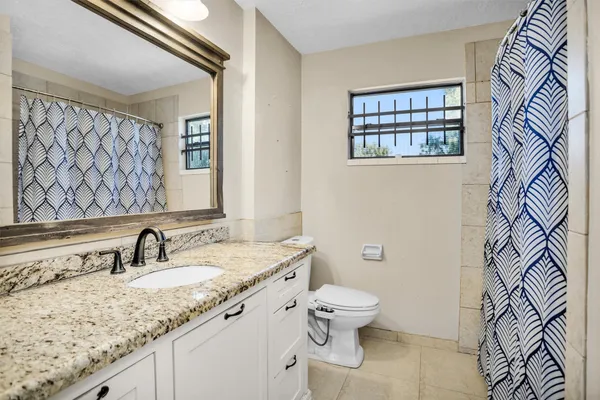 $300,000 | 1102 Mosher Lane, Houston, TX 77088