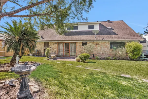 $300,000 | 1102 Mosher Lane, Houston, TX 77088