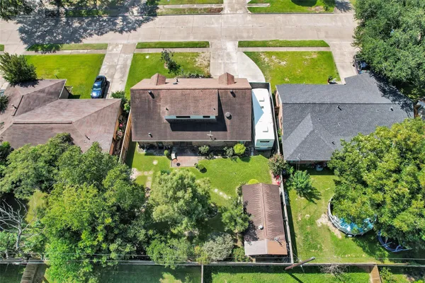 $300,000 | 1102 Mosher Lane, Houston, TX 77088