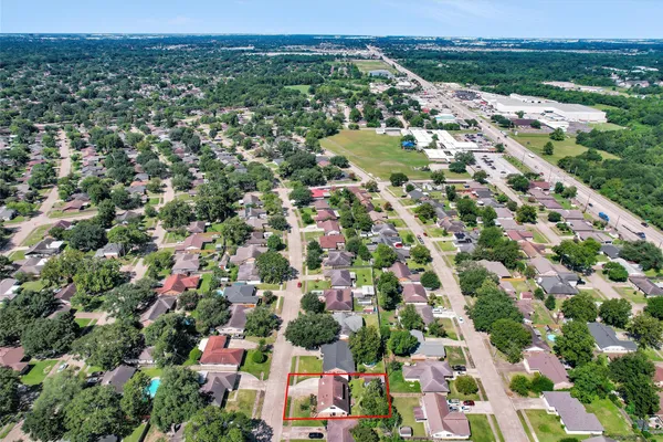 $300,000 | 1102 Mosher Lane, Houston, TX 77088