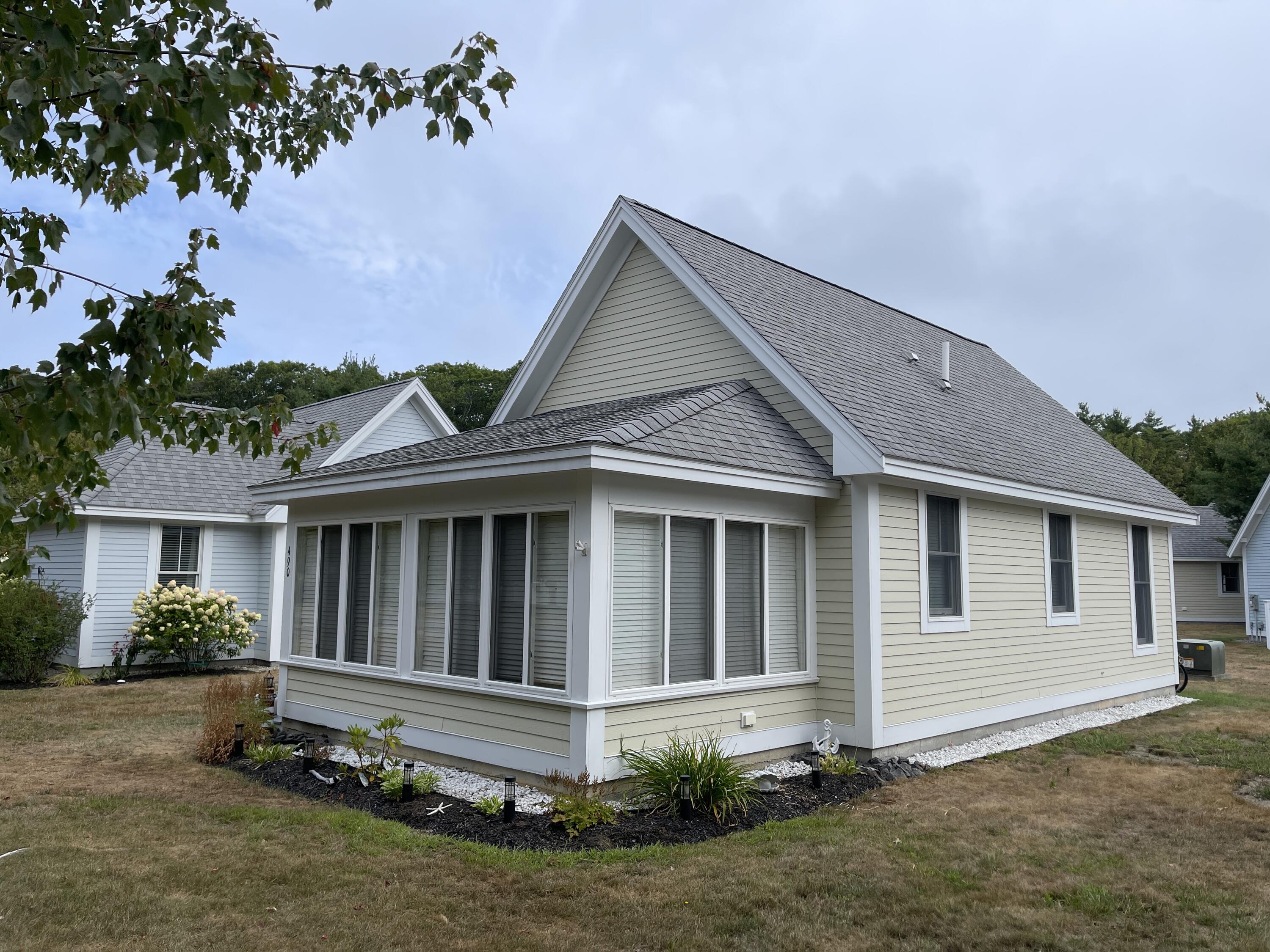 454 Post Road, Unit 490 Wells, ME 04090 - Photo 2 of 45 IMG_5436