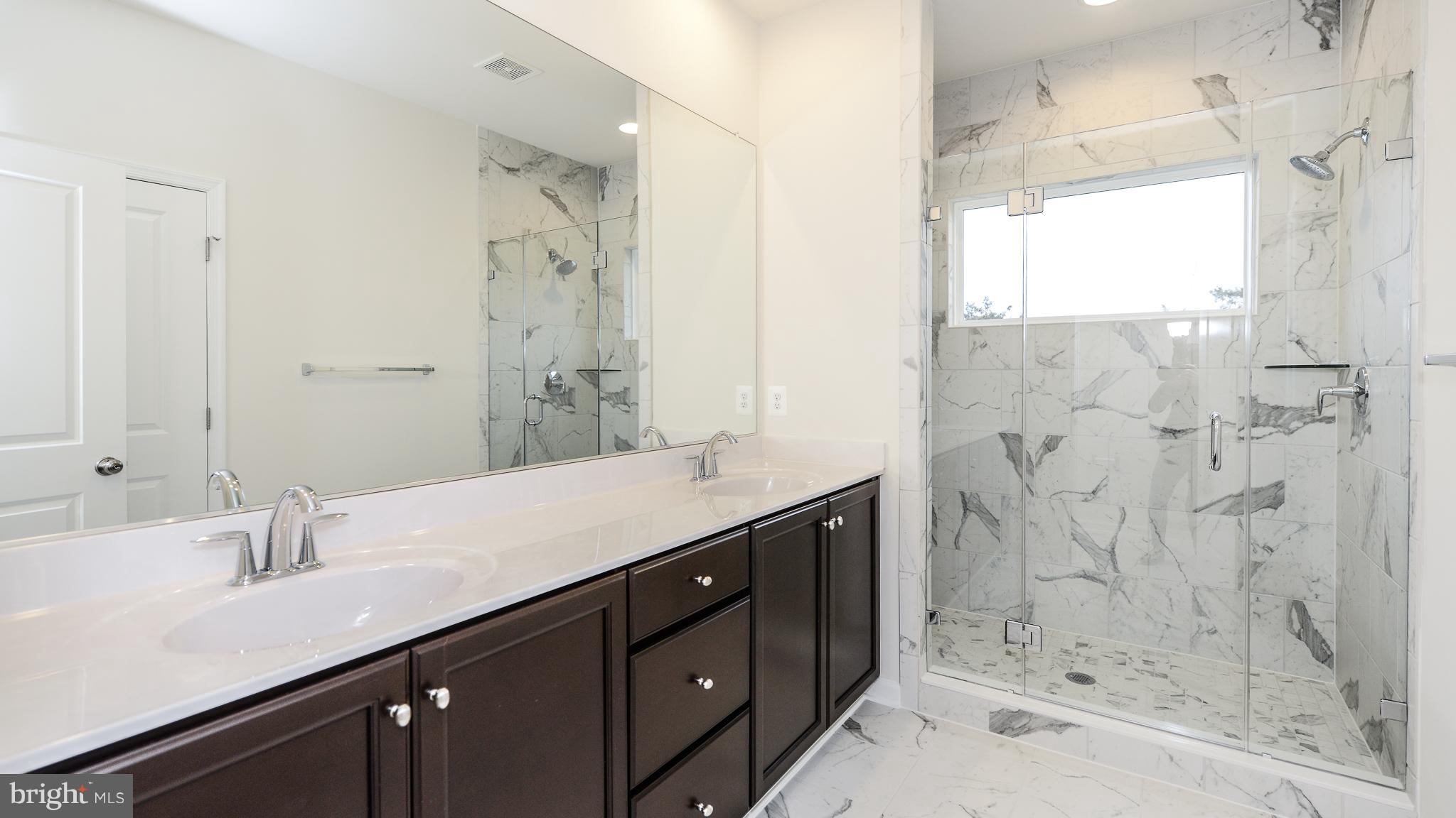 23661 Turtle Point Terrace Ashburn, VA 20148 - Photo 20 of 29 Bath (Master)