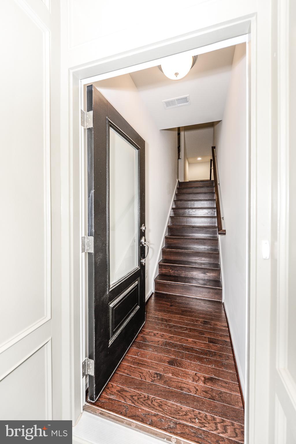 23661 Turtle Point Terrace Ashburn, VA 20148 - Photo 25 of 29 Foyer