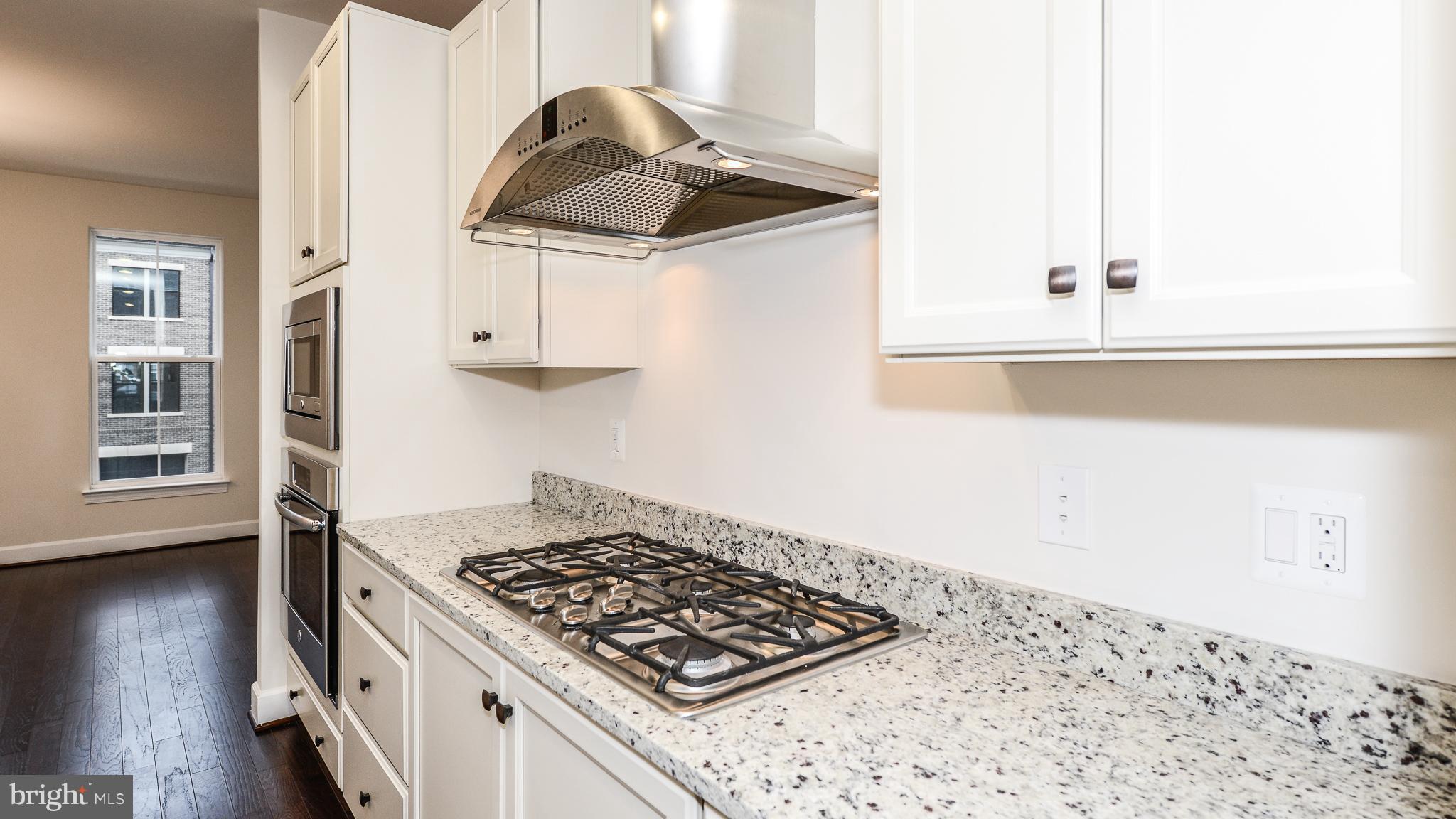 23661 Turtle Point Terrace Ashburn, VA 20148 - Photo 4 of 29 Kitchen