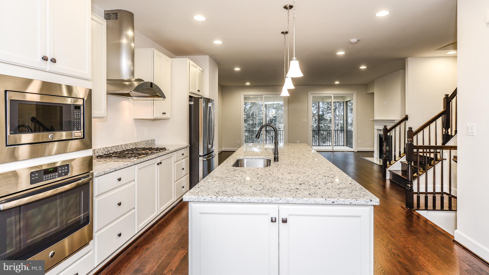 23661 Turtle Point Terrace Ashburn, VA 20148 - Photo 5 of 29 Kitchen