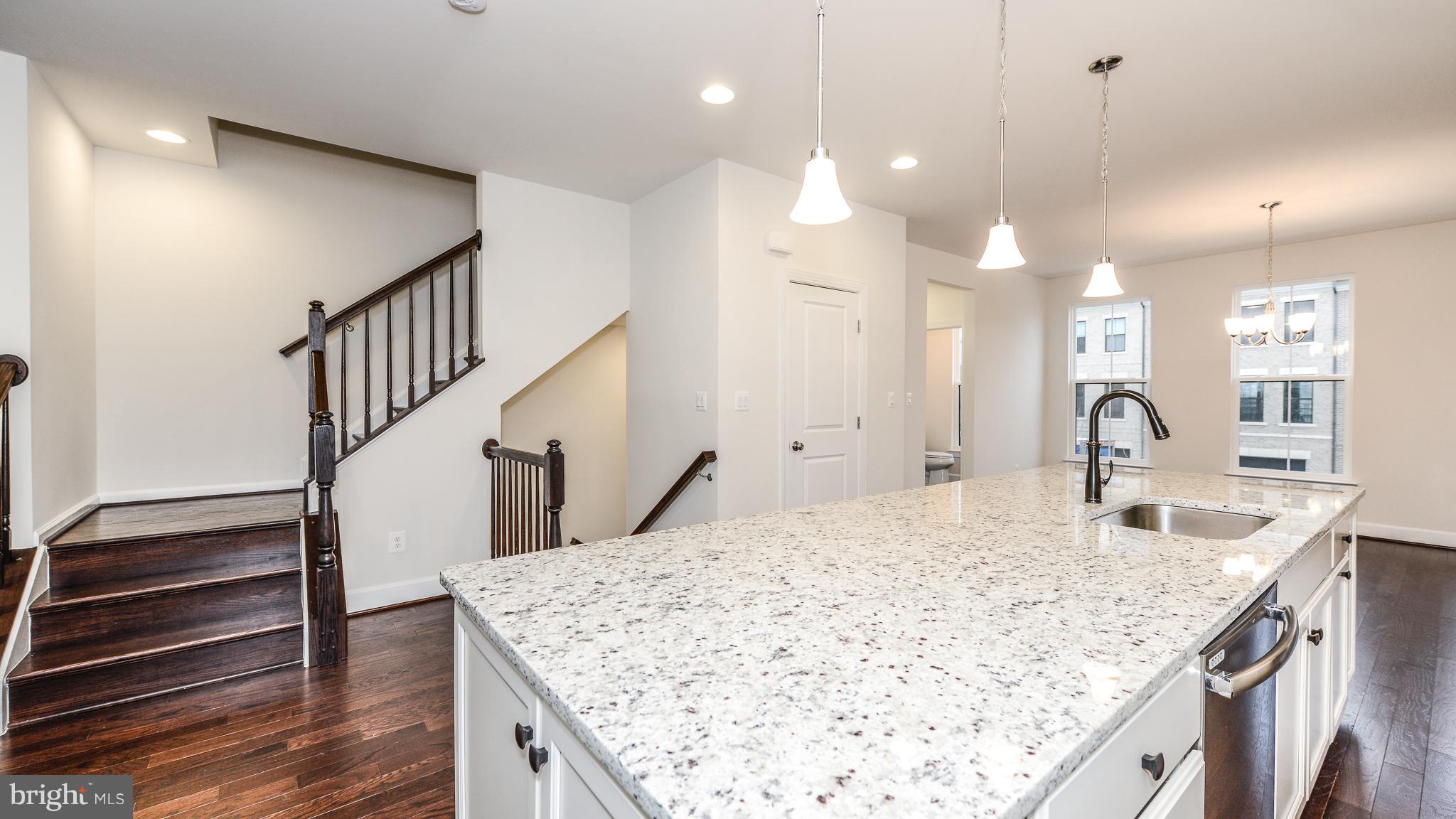 23661 Turtle Point Terrace Ashburn, VA 20148 - Photo 6 of 29 Kitchen
