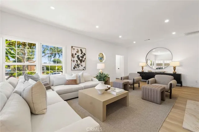 $2,399,000 | 11333 Montana Avenue, Los Angeles, CA 90049