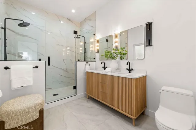 $2,399,000 | 11333 Montana Avenue, Los Angeles, CA 90049