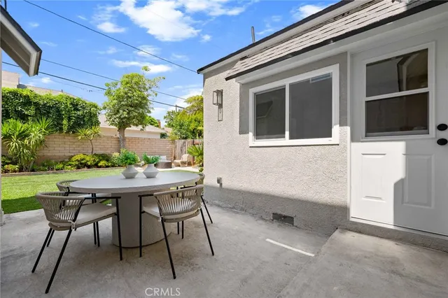 $2,399,000 | 11333 Montana Avenue, Los Angeles, CA 90049