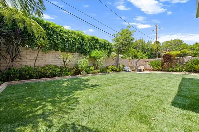 $2,399,000 | 11333 Montana Avenue, Los Angeles, CA 90049