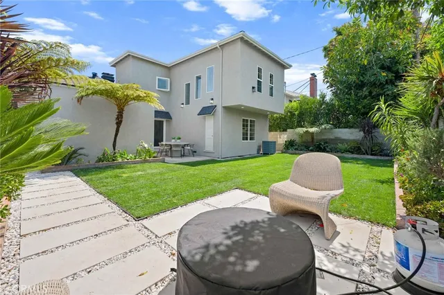 $2,399,000 | 11333 Montana Avenue, Los Angeles, CA 90049