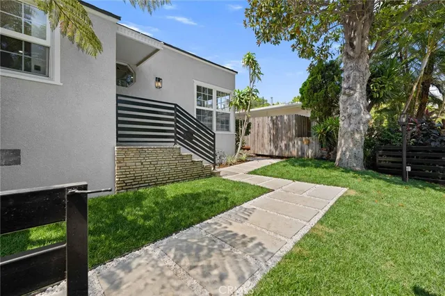 $2,399,000 | 11333 Montana Avenue, Los Angeles, CA 90049