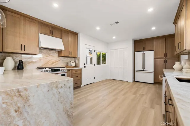 $2,399,000 | 11333 Montana Avenue, Los Angeles, CA 90049
