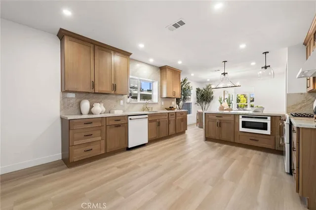 $2,399,000 | 11333 Montana Avenue, Los Angeles, CA 90049