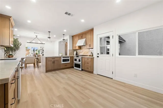 $2,399,000 | 11333 Montana Avenue, Los Angeles, CA 90049
