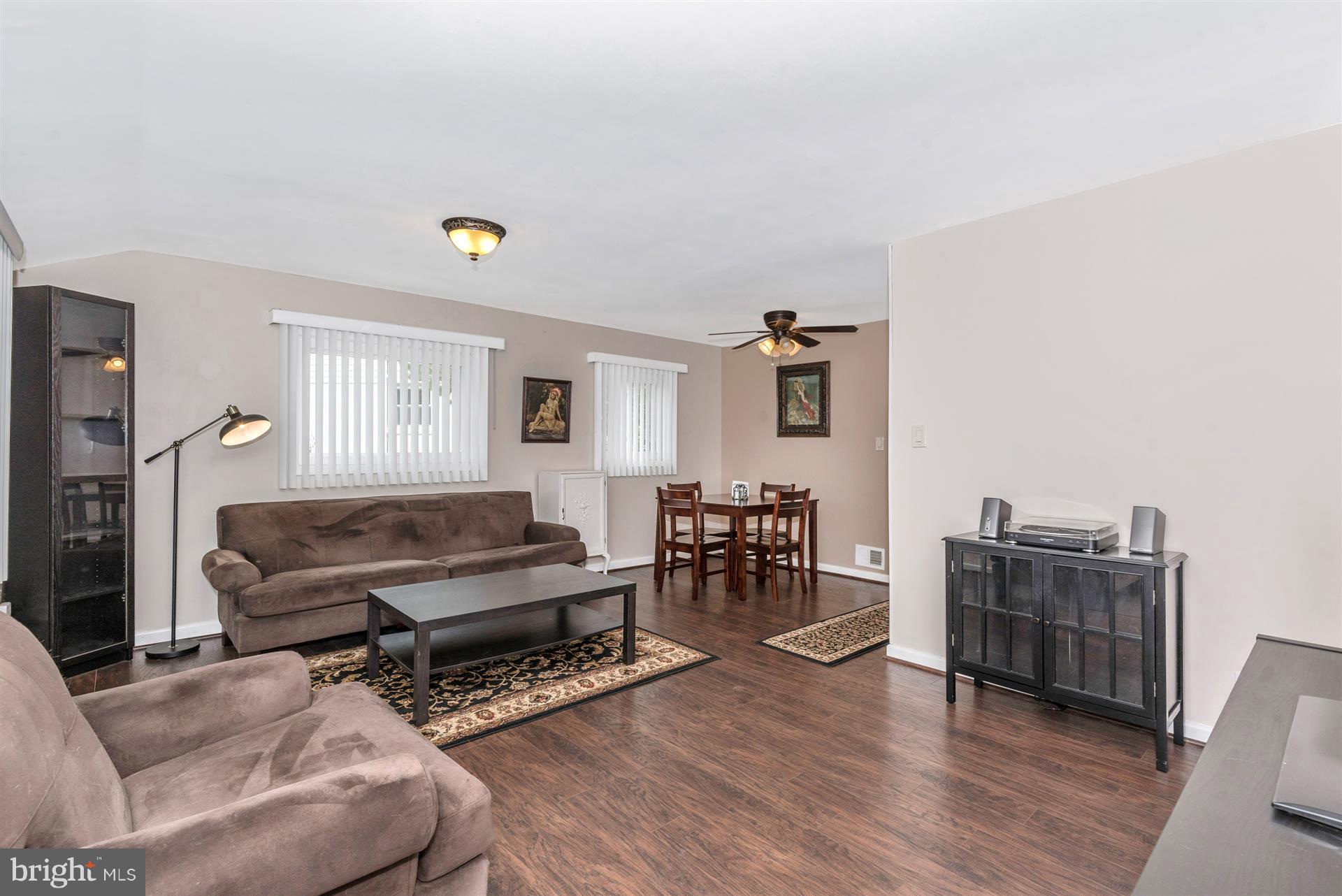 3302 Janet Road Wheaton, MD 20906 - Photo 11 of 19 Living Room