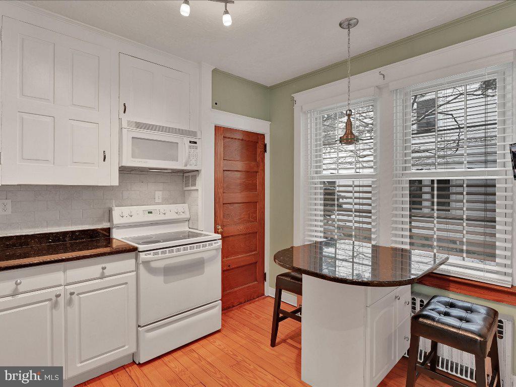 126 West Orange Street Lititz, PA 17543 - Photo 14 of 37 Kitchen