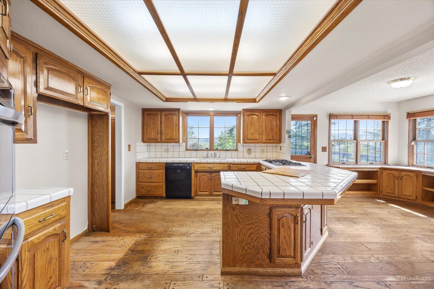 20875 Oak Street Tehachapi, CA 93561 - Photo 35 of 52 Gallery Image 35
