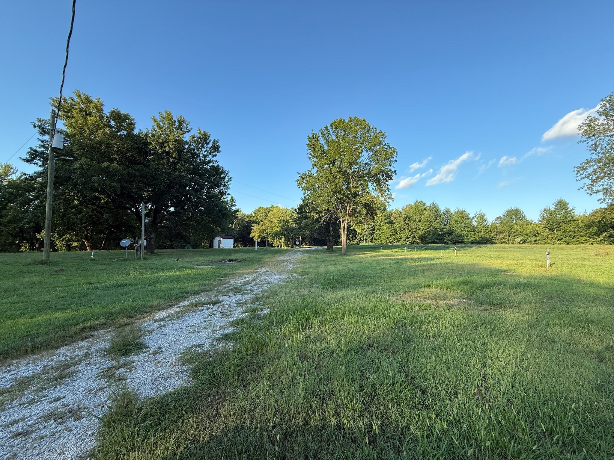 17541 Rangers Landing Road Calhoun, KY 42327 - Photo 14 of 38 a yard with lots of green space