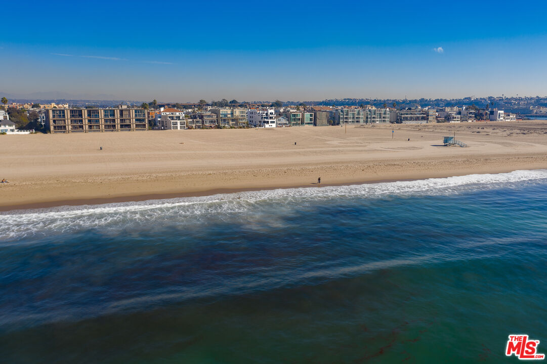 1 Spinnaker Street, Unit 11 Marina del Rey, CA 90292 - Photo 33 of 35 a view of beach and ocean