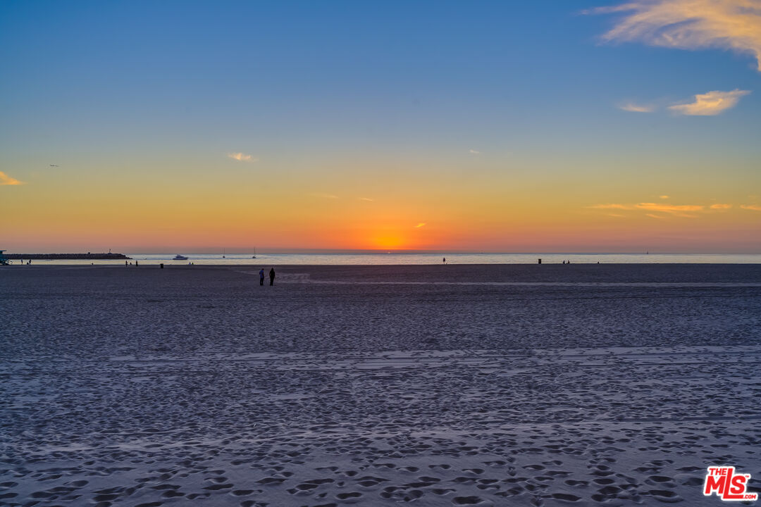 1 Spinnaker Street, Unit 11 Marina del Rey, CA 90292 - Photo 34 of 35 a view of outdoor space and ocean view