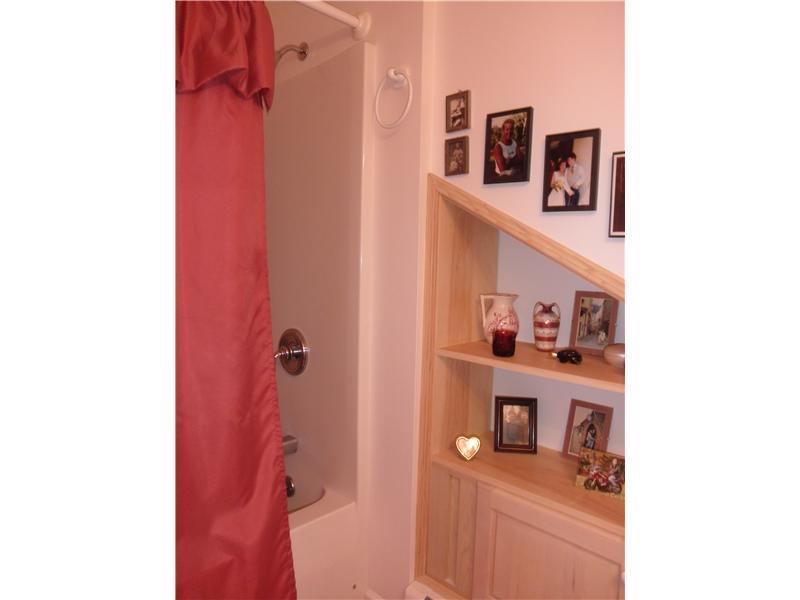 88 Parsons Road Norway, ME 04268 - Photo 24 of 35 Bathroom. Second floor full bath.